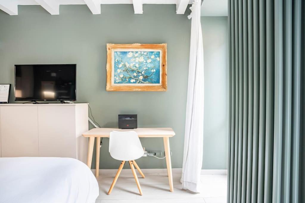 Bergamo Center Suite Mia - Modern & Green + Wifi Exterior photo